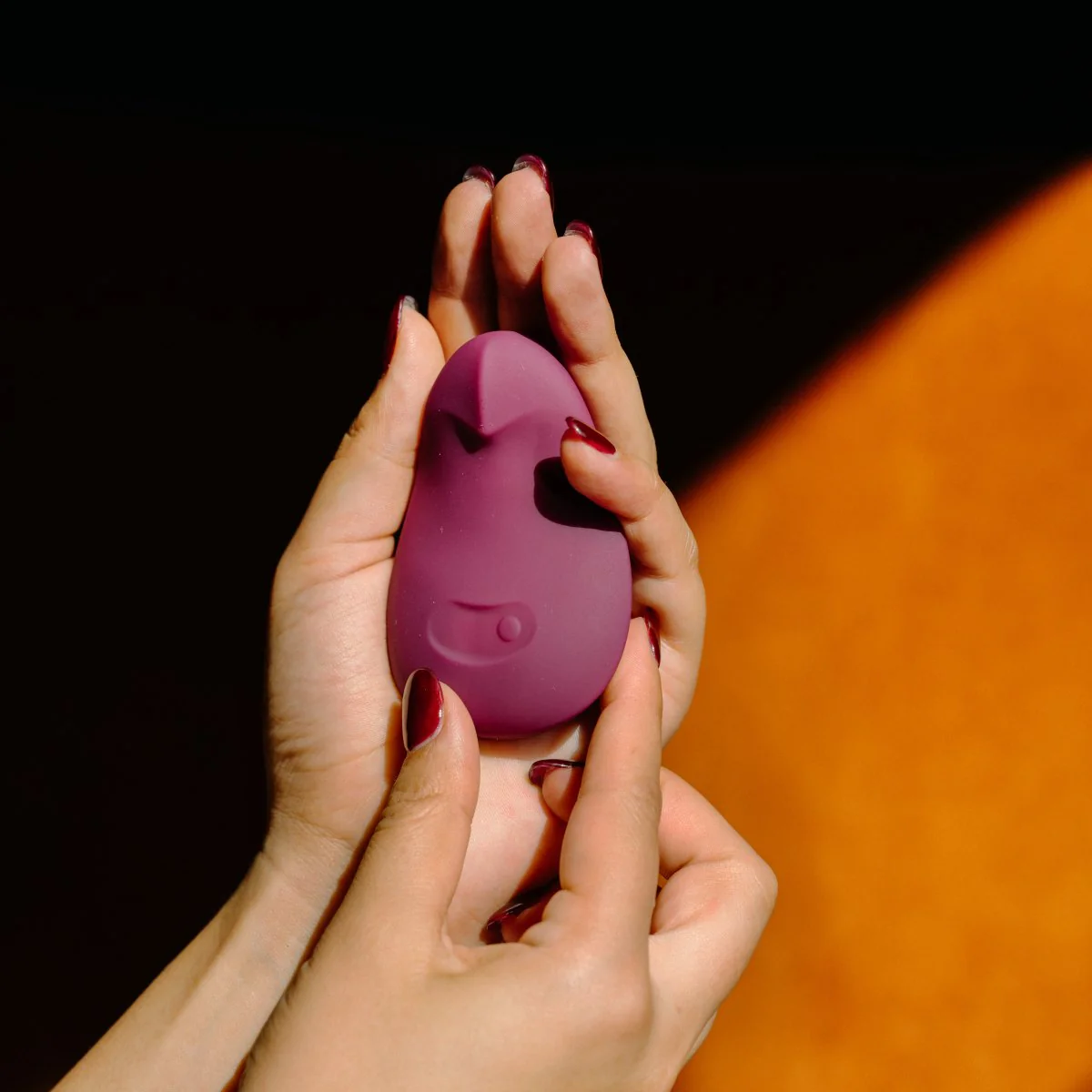 Pom Flexible Vibrator masażer łechtaczki Dark Red - Image 3