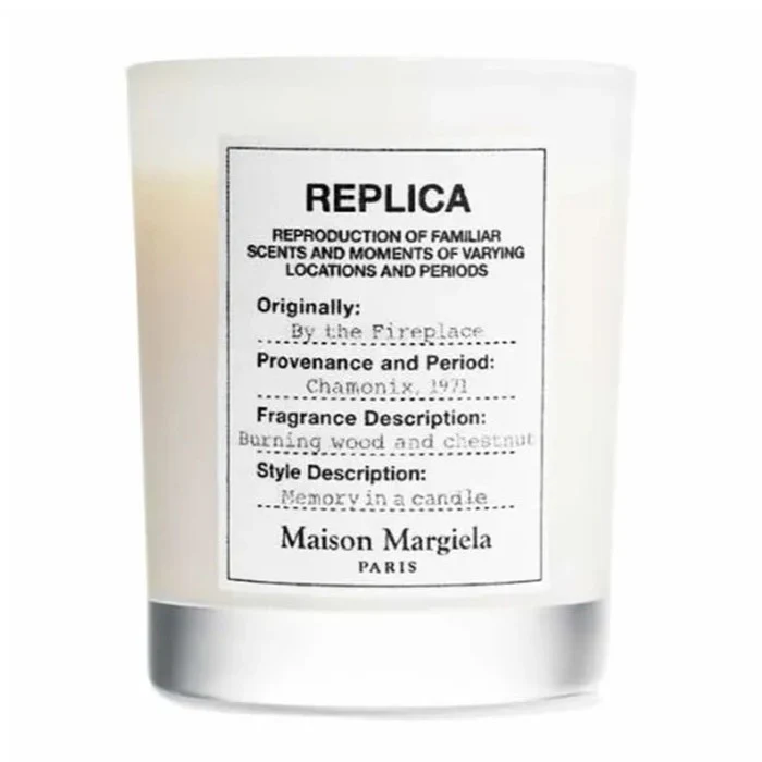 Replica By the Fireplace świeca zapachowa 165g