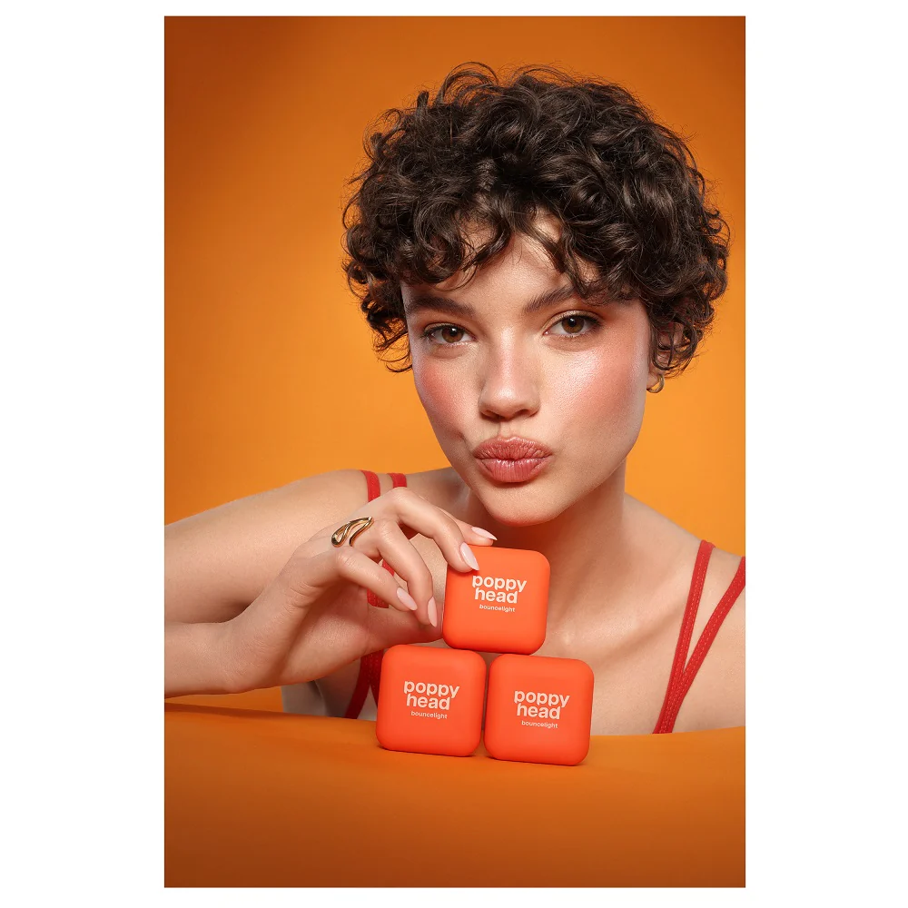 Bouncelight kremowy produkt rozświetlający - Image 18