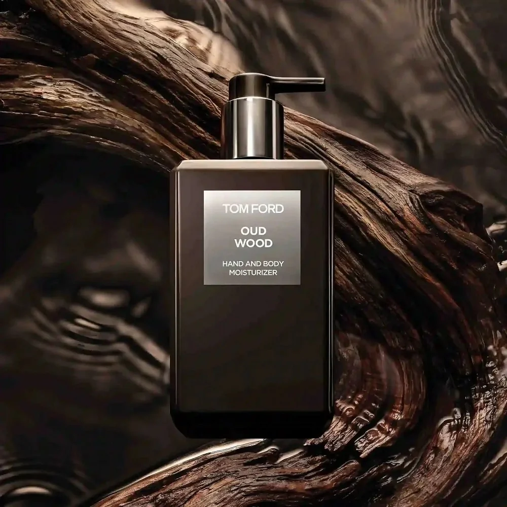 Oud Wood nawilżający balsam do rąk i ciała 240ml - Image 2
